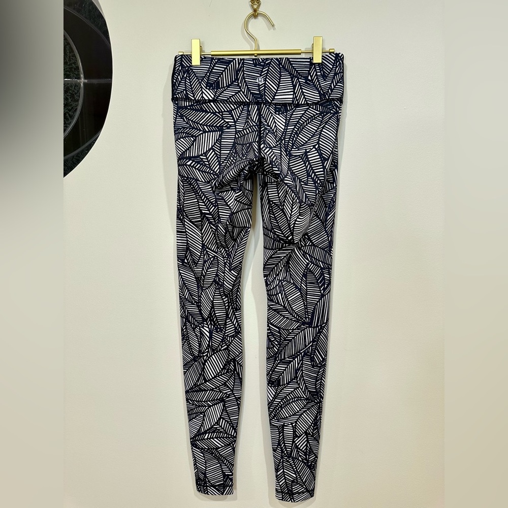 Lululemon Wunder Under Pant Full-On Luon Banana Leaf White/Black - Size 6 - Picture 5 of 7
